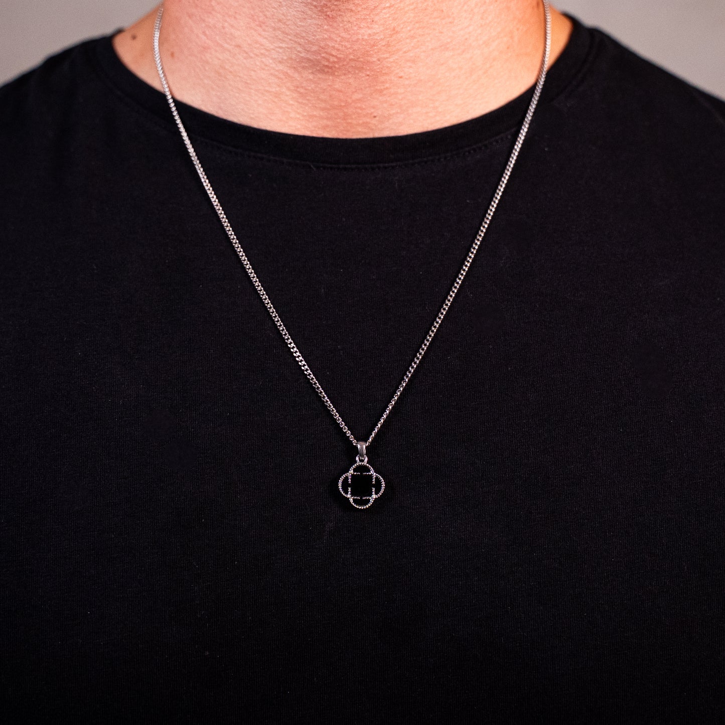 COLGANTE TREBOL BLACK