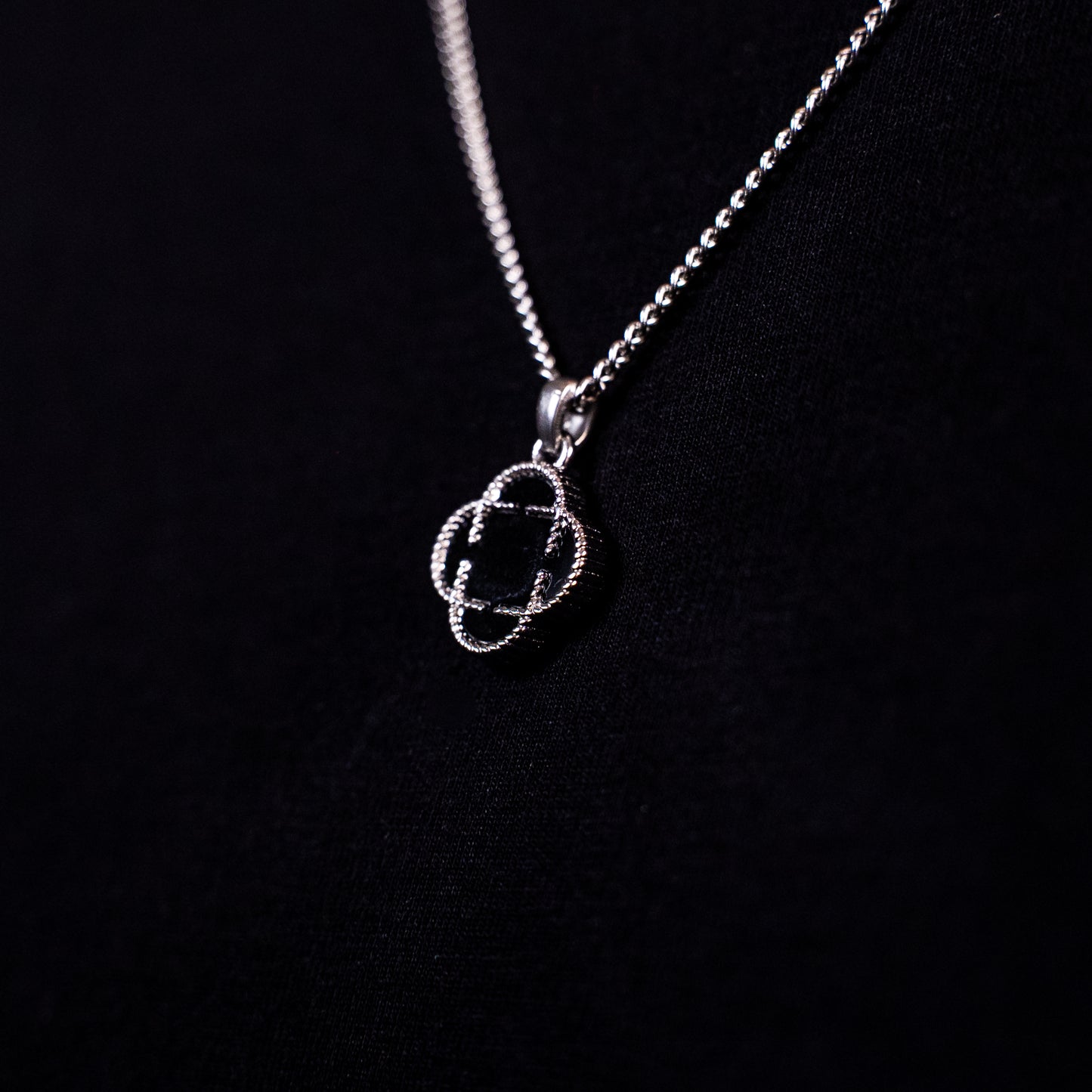 COLGANTE TREBOL BLACK