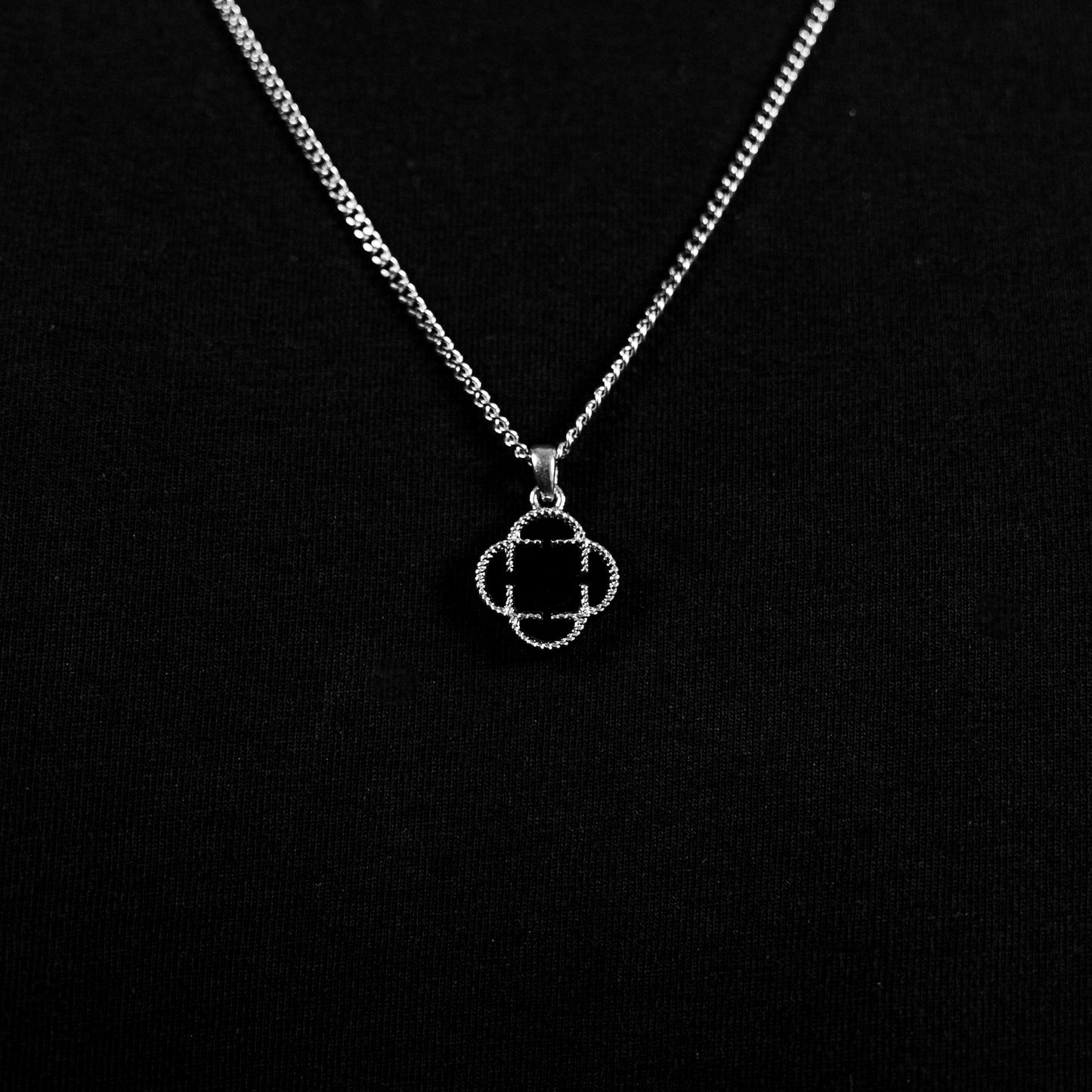 COLGANTE TREBOL BLACK