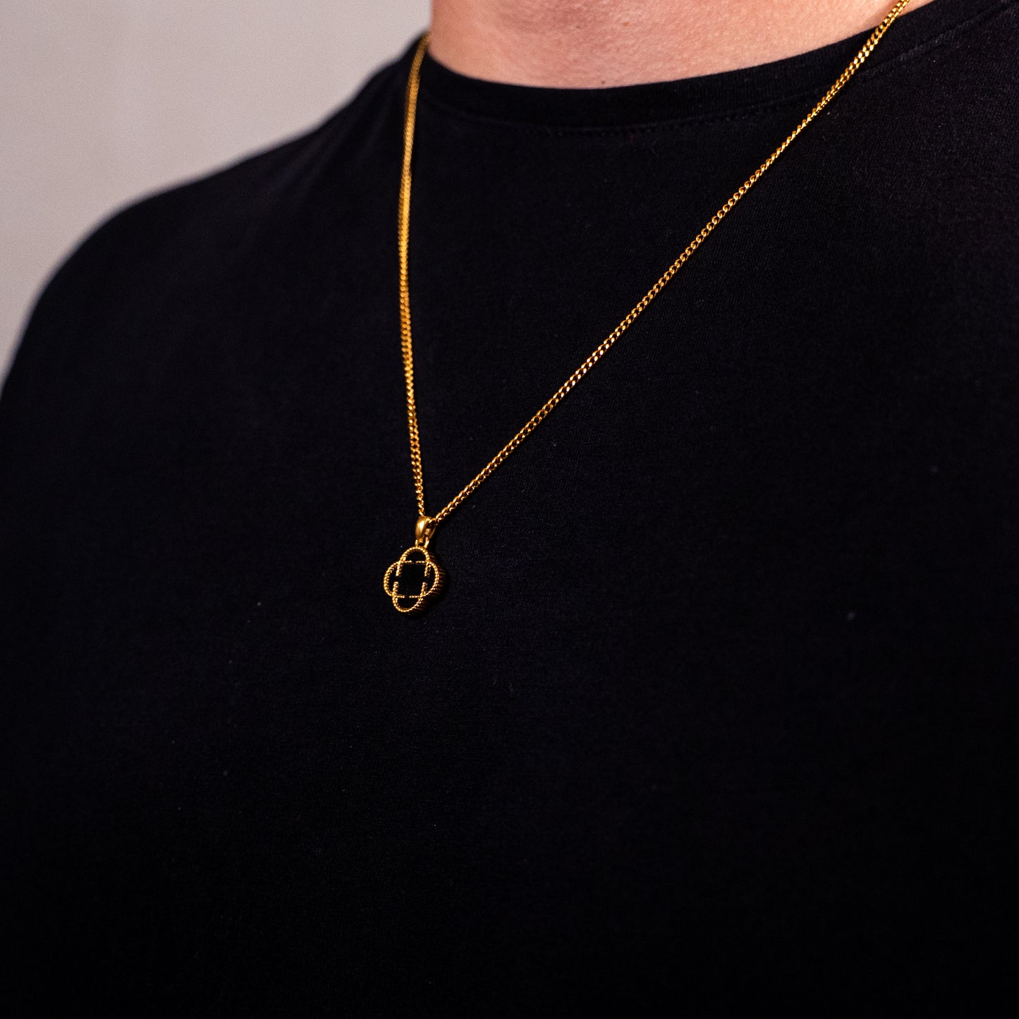 COLGANTE TREBOL BLACK