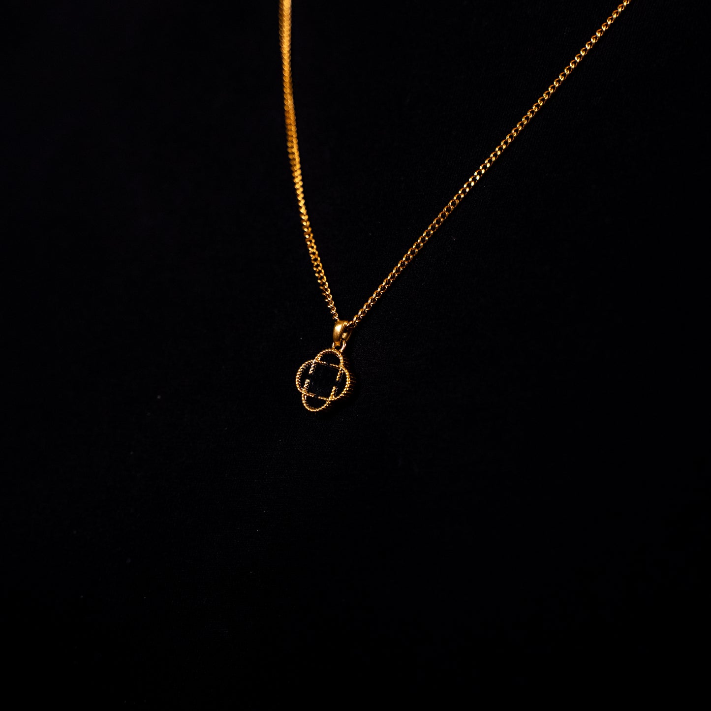 COLGANTE TREBOL BLACK