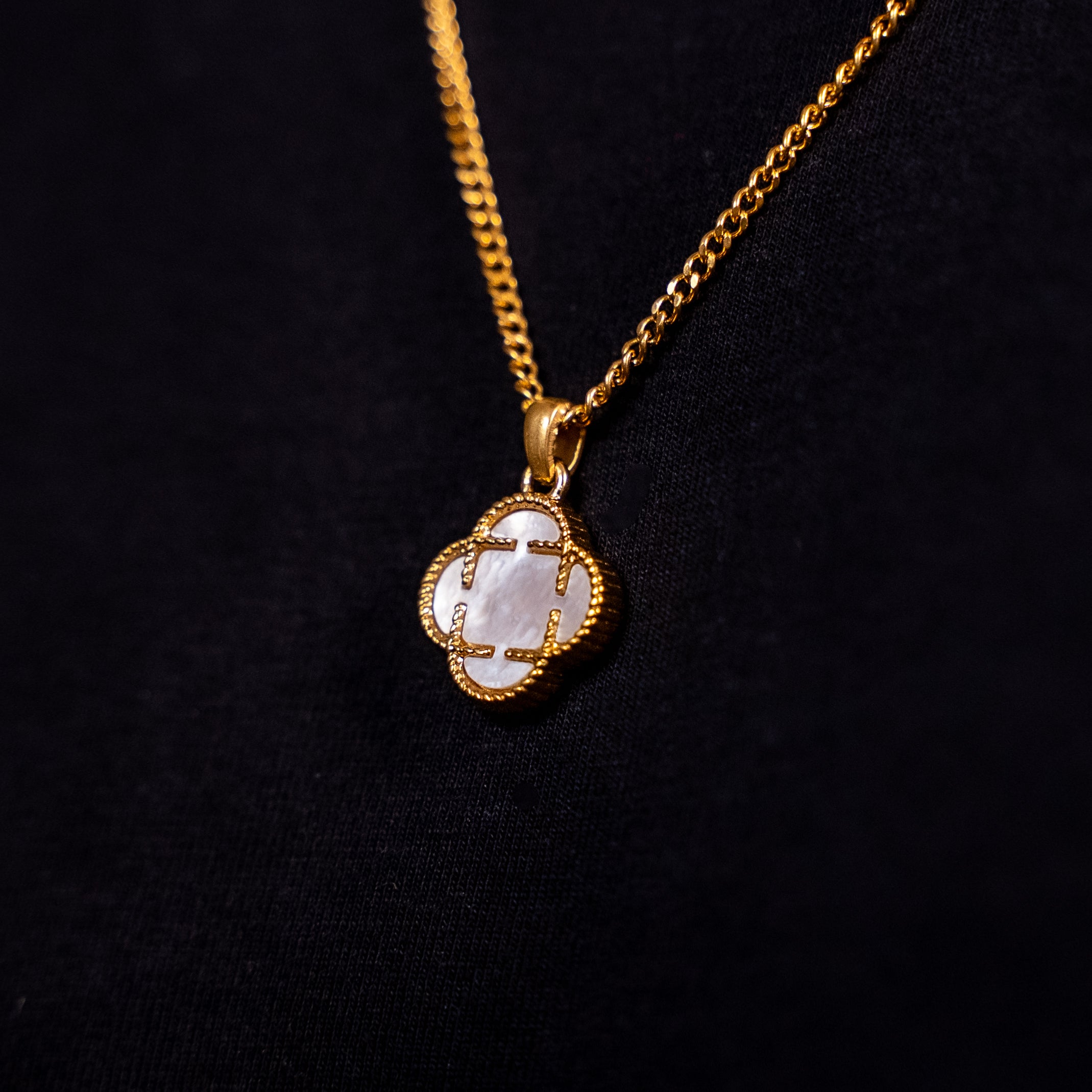 COLGANTE TREBOL WHITE GOLD