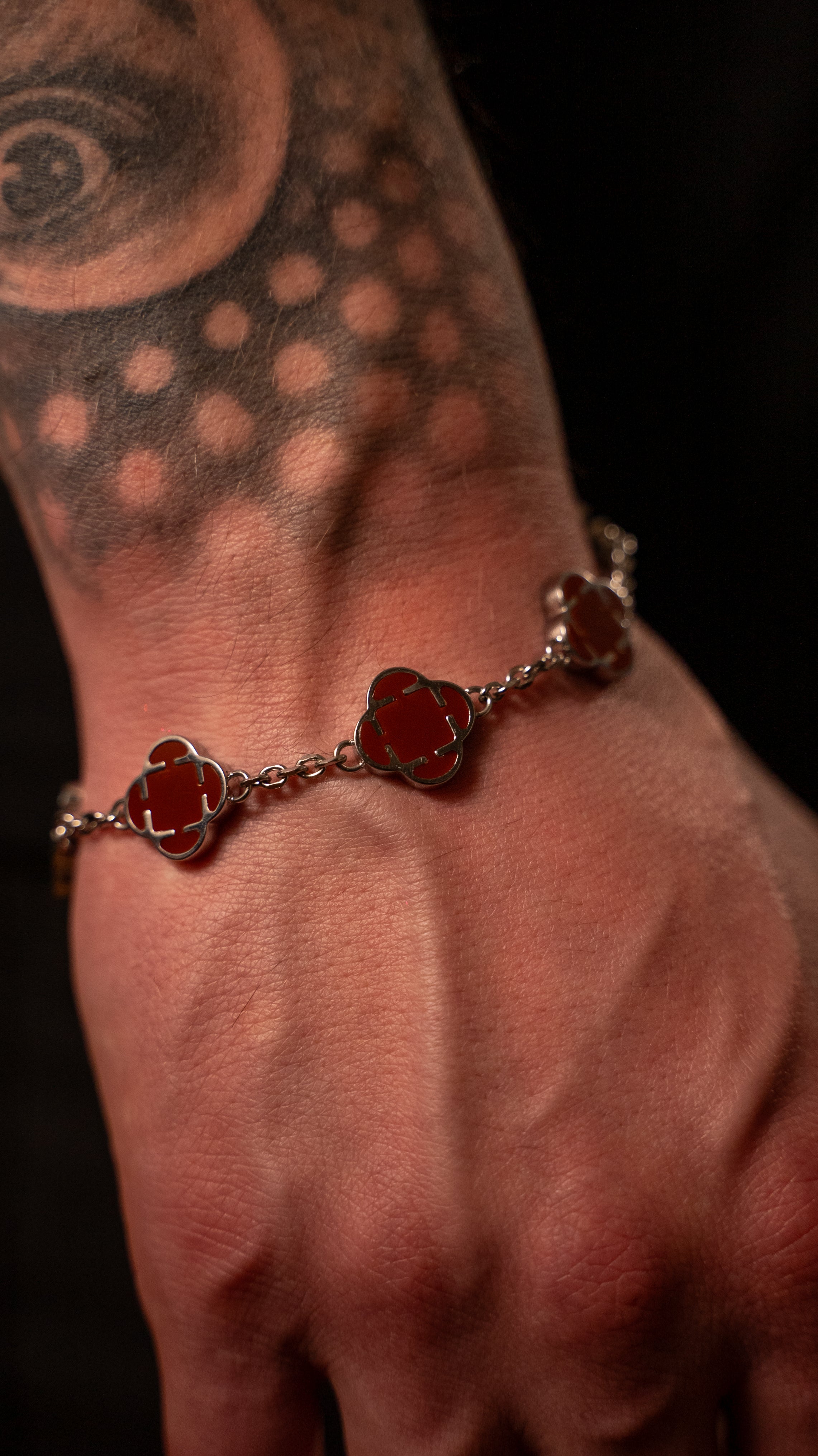 PULSERA TREBOL RED