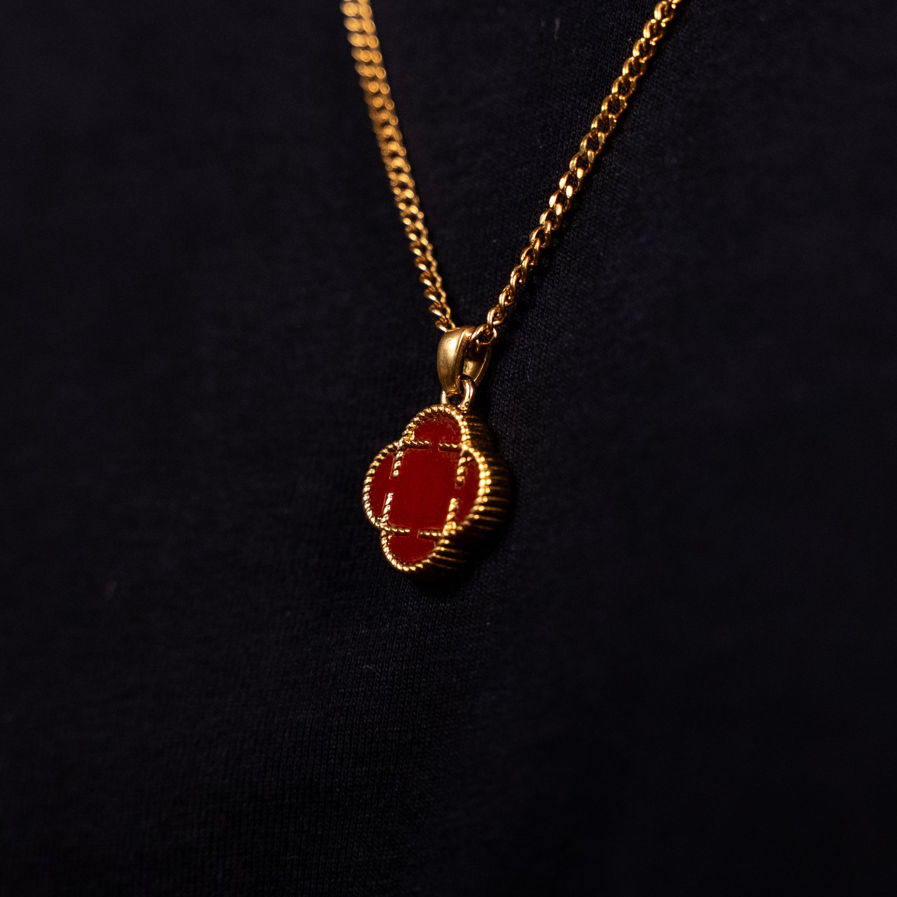 COLGANTE TREBOL RED GOLD