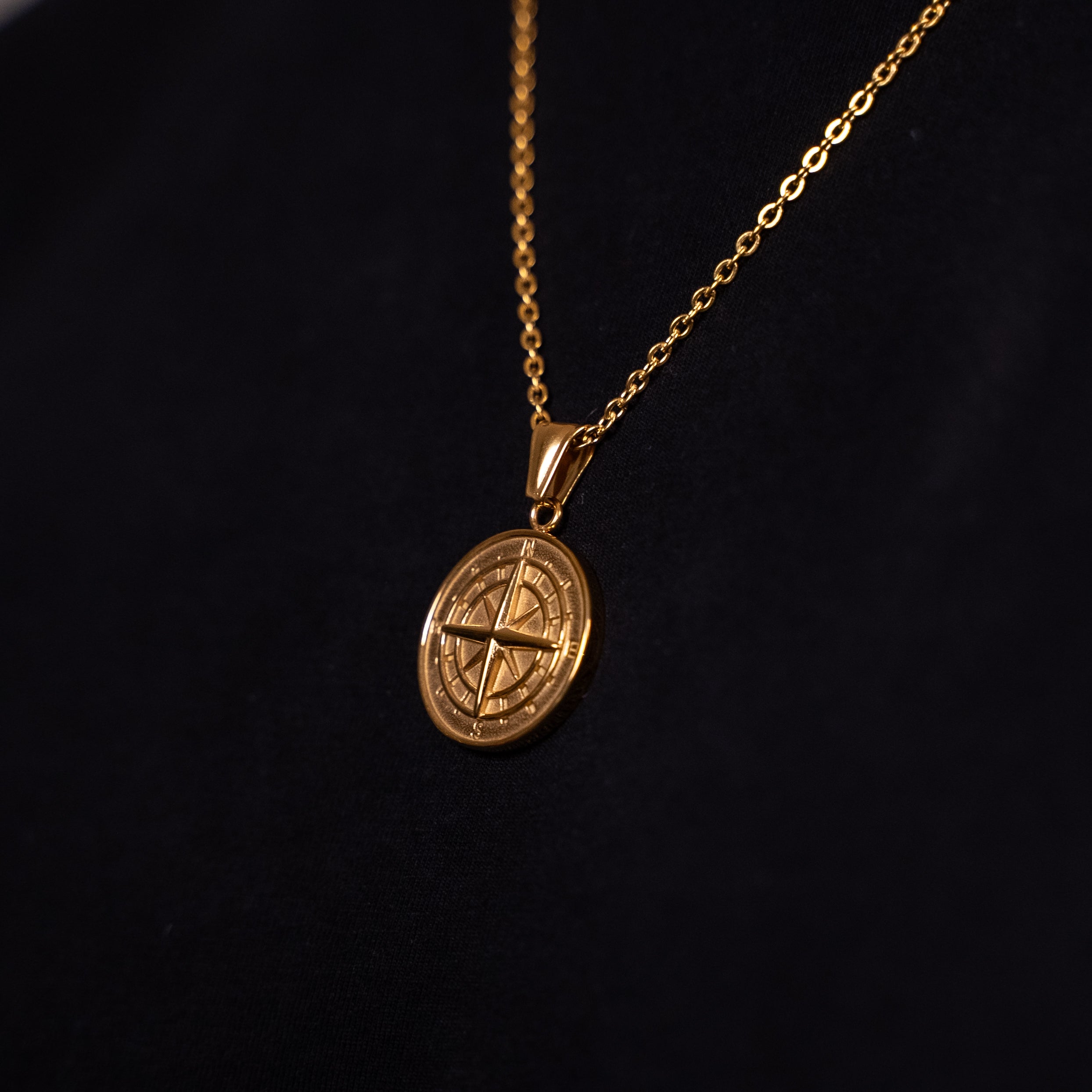 COLLAR COMPASS GOLD