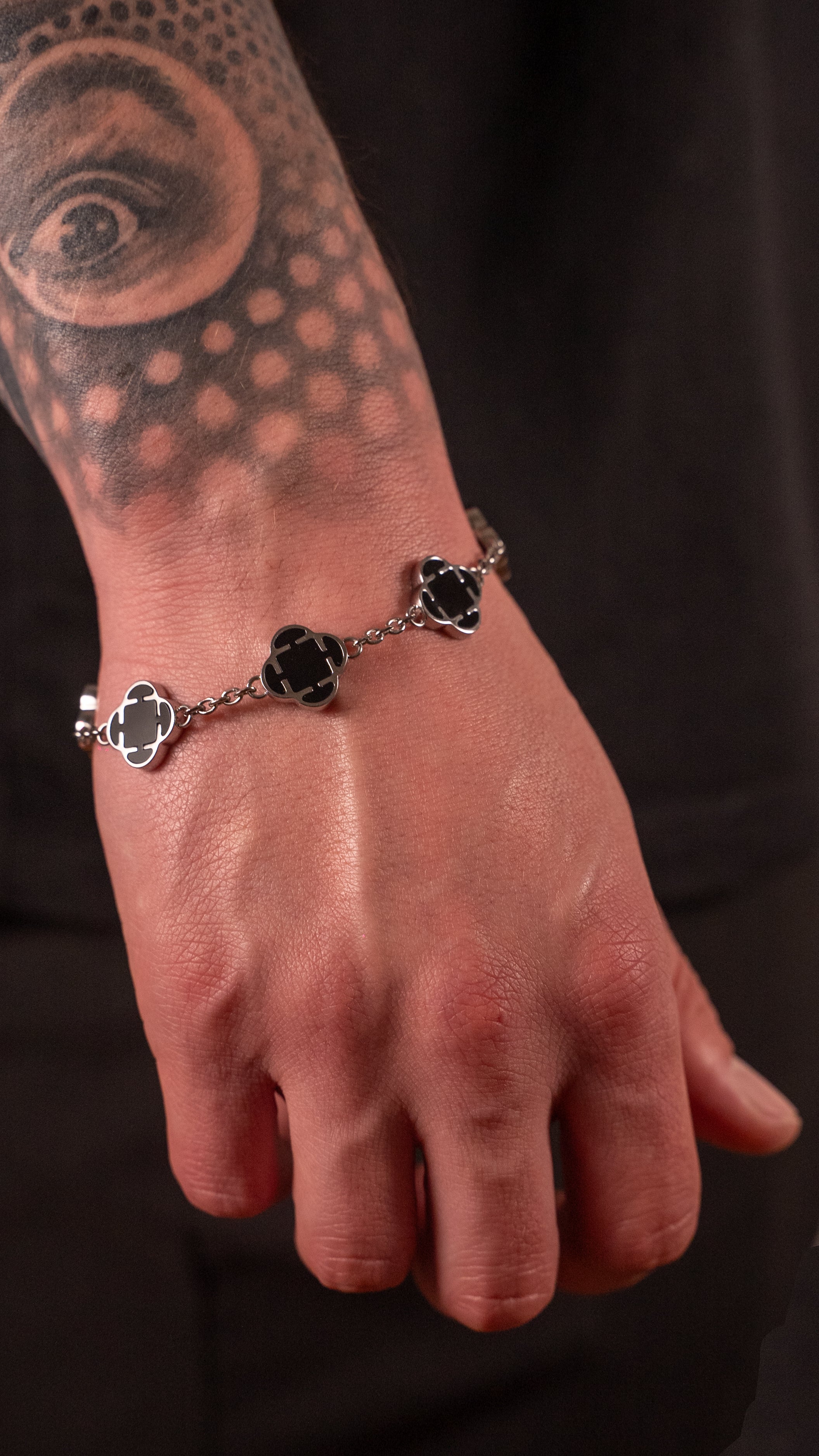 PULSERA TREBOL BLACK